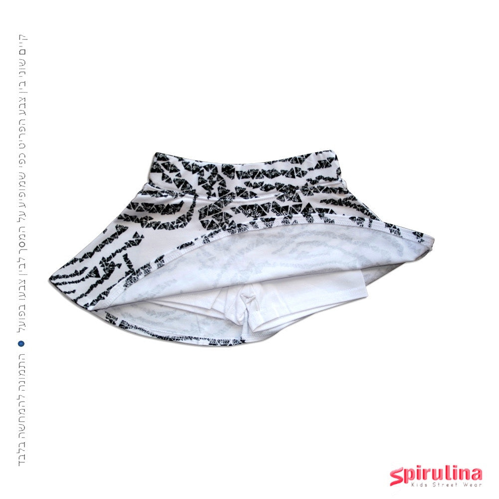 חצאית טייץ ספורט לבנה. חצאיות אחרונות במידות 2 ו-4 במחיר חיסול!