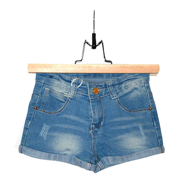 חליפת מכנסוני ג'ינס קצרים לילדות. גופיית לייקרה שחורה. חליפה אחרונה במידה 2 בלבד במחיר מבצע