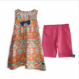 חליפת קיץ משגעת לילדות מבית ספירולינה, טוניקה 100% כותנה עם הדפס של צורות גיאומטריות בשילוב טייץ ברך