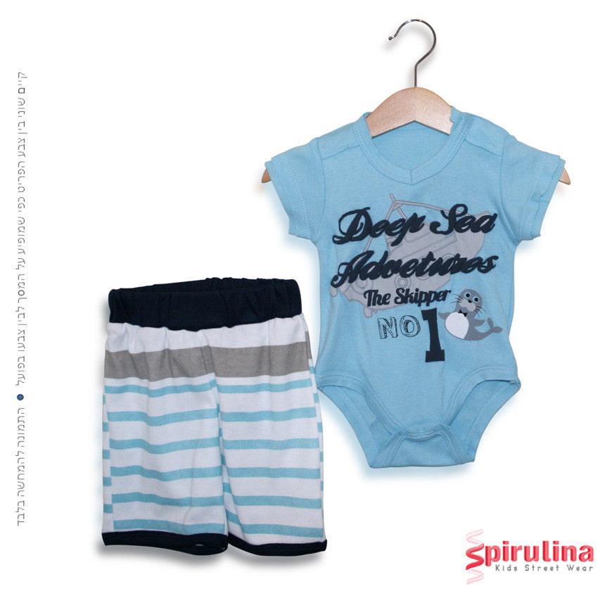 חליפת בגד גוף קיצית לבייבי בנים. בגד גוף כלב ים תכלת עם מכנסי פסים 100 כותנה במידות 6-24 חודשים
