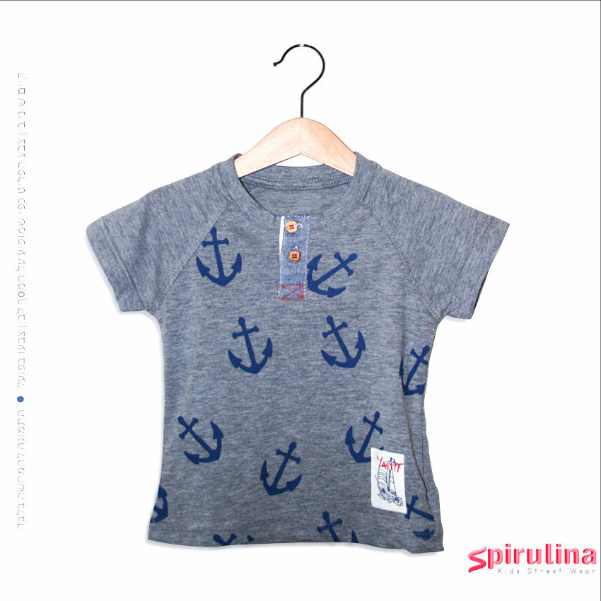 חולצה אפורה לבנים