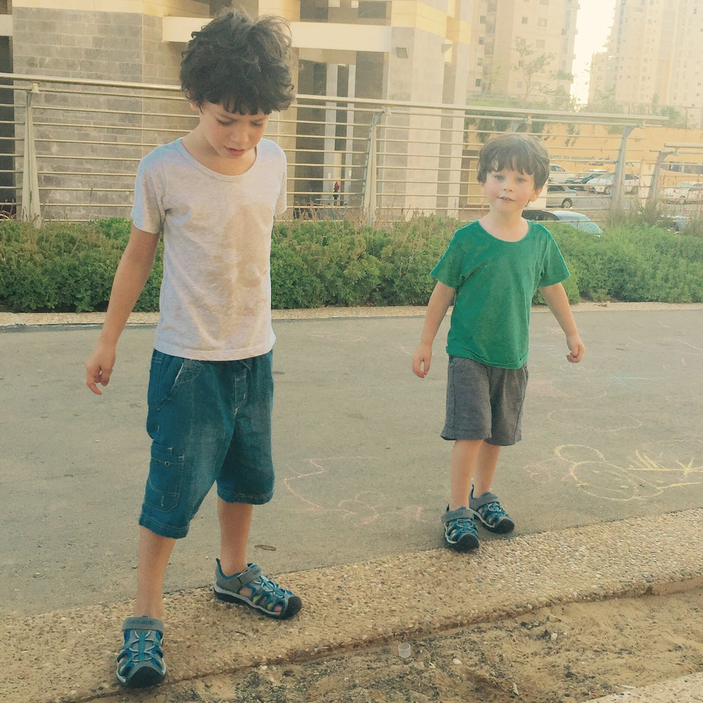 מכנסי גינס לבנים